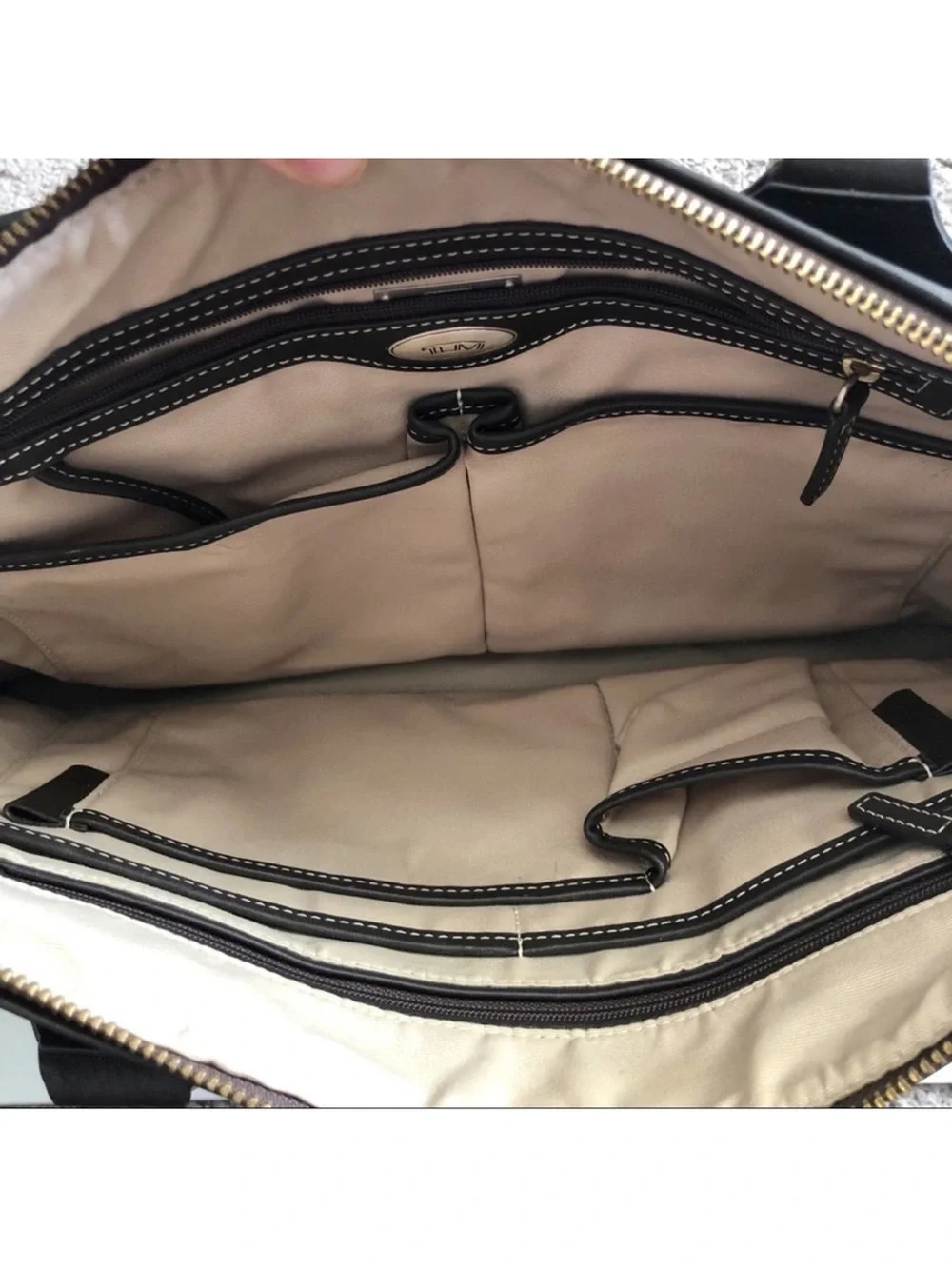 TUMI Brown Leather Briefcase Messenger Shoulder Bag